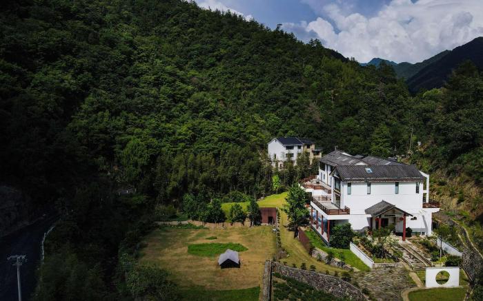 XiangLu YiMo · Valley Retreat Guesthouse