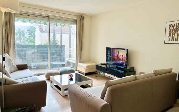 2 bedroom Cannes Palm Beach 200 m from the beaches
