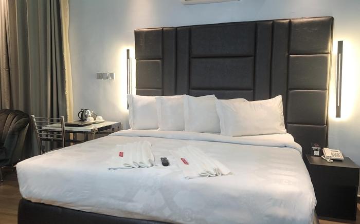 Triple Tee luxury Hotel 