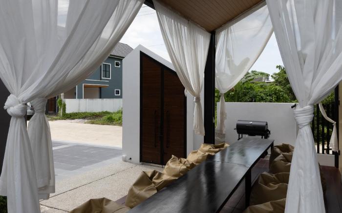 Queen Ma Pool villa