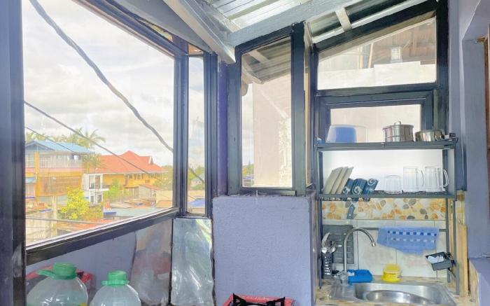 Affordable Room Near Starbucks (No Parking)- Aqua