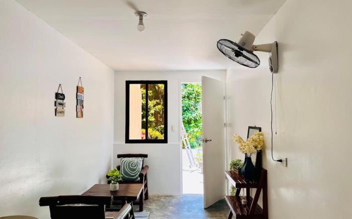 1bedroom, quiet and close to the Hartman BEACH!