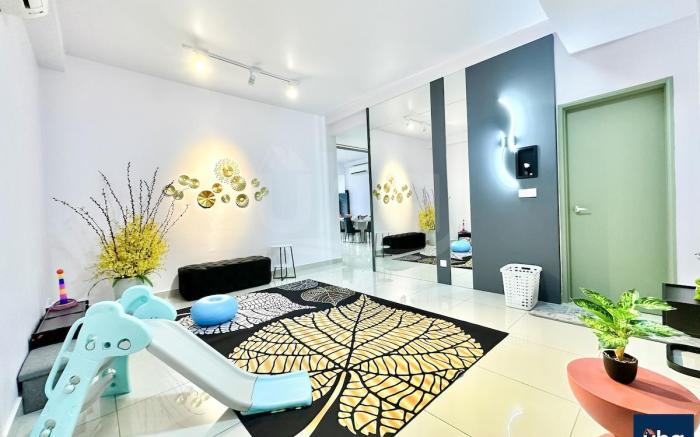 LuminousSuite. Meridin Medini @3BR6PaxNearLegoland