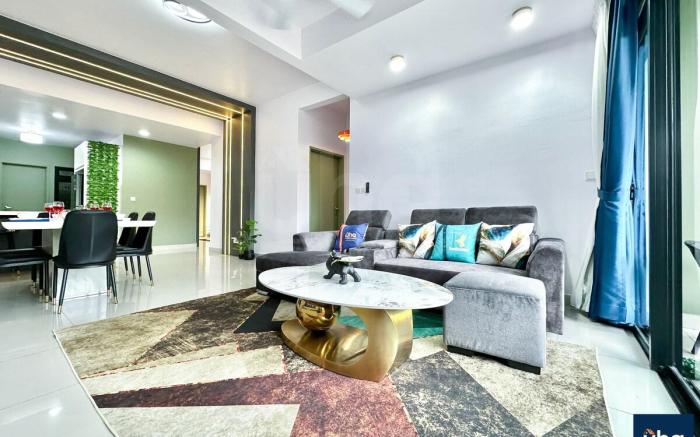 LuminousSuite. Meridin Medini @3BR6PaxNearLegoland