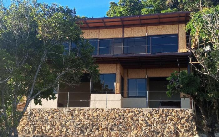 3 Bedroom Beachhouse w/pool