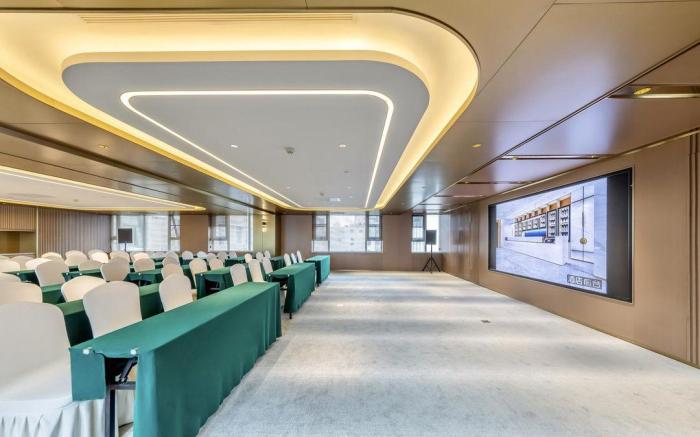 Yanchun Future Hotel