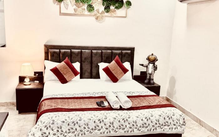 Fortune Home Service Apartment,Studio, J-267 saket