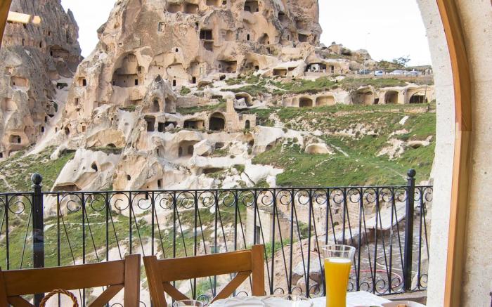 Caldera Cave Hotel