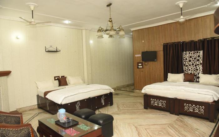 Goroomgo Vills Guest House Lucknow