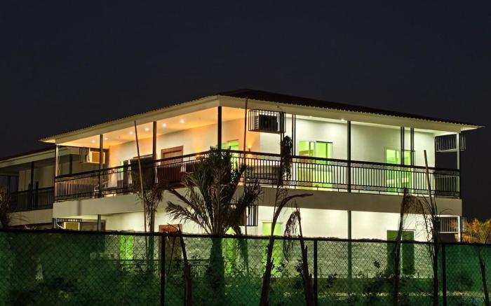 Beautiful Farmhouse for couples