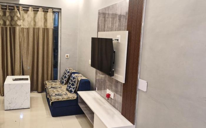 Siddha Xanadu Studio Pool Near CC2 mall Airport