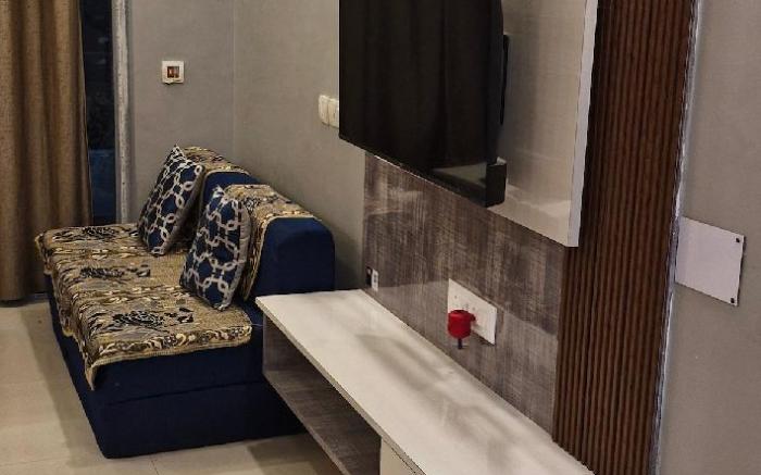 Siddha Xanadu Studio Pool Near CC2 mall Airport