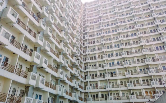 Minimalist Cozy Studio Sentul Tower By Travelio