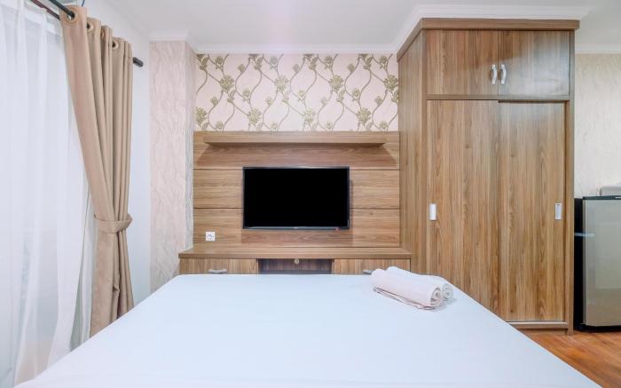 Minimalist Cozy Studio Sentul Tower By Travelio