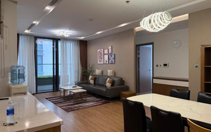 Vinhomes Metropolis 3 BRs Nice View.