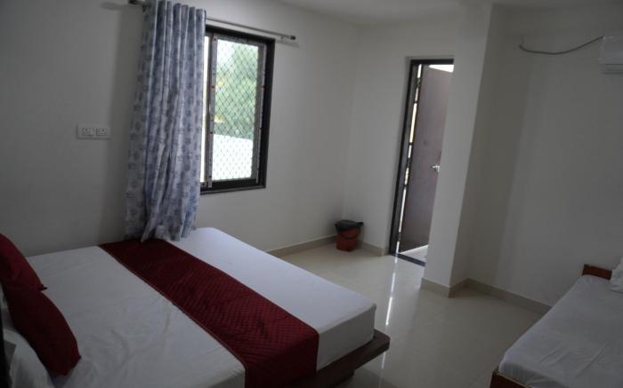 Hotel Shree Radhe Laxmi