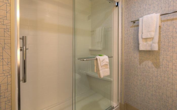 Holiday Inn Express & Suites Tulsa Midtown By IHG