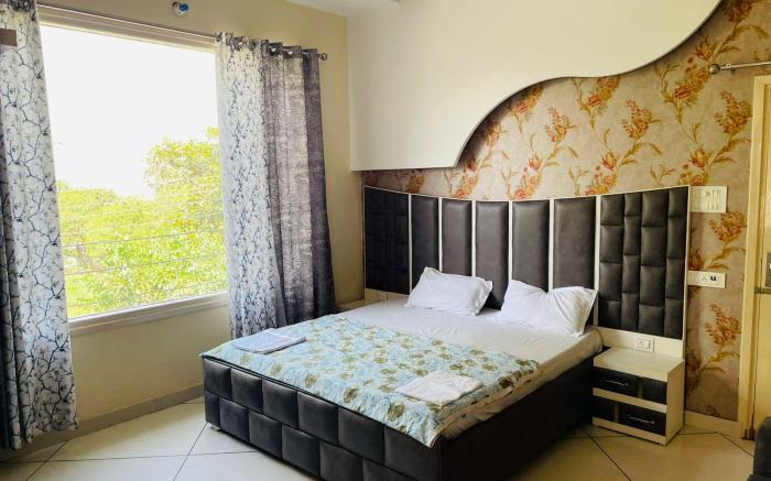 Four Bedroom Apartment ( Pine Wood )