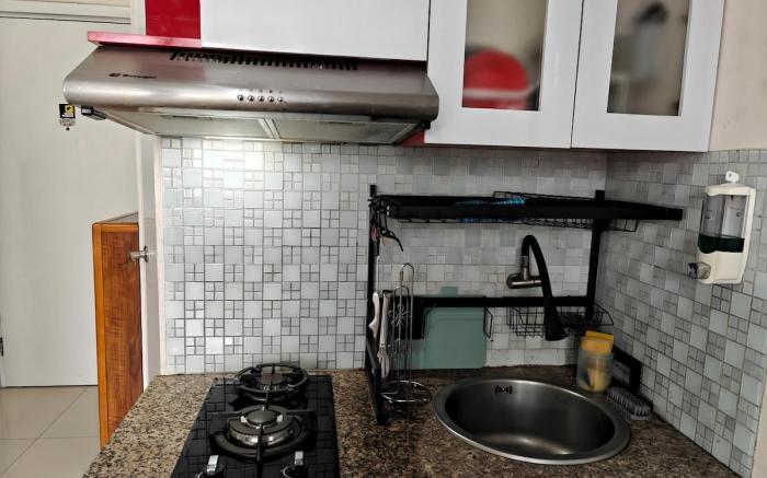 Cozy 2BR Pramuka Apt Tower Pnp w/ Pool