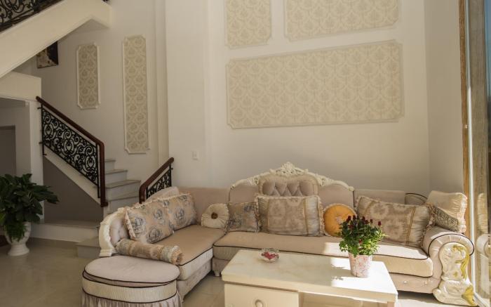 Ngan Pho Studio & Love Hotel