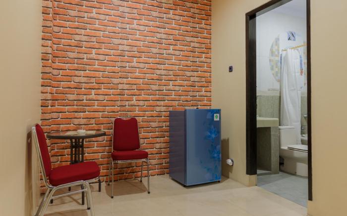 RedDoorz Plus near Pantai Malalayang Manado