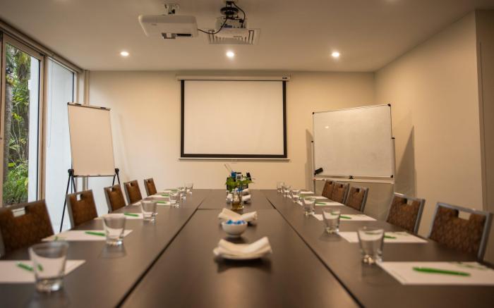 Cairns Harbourside Hotel