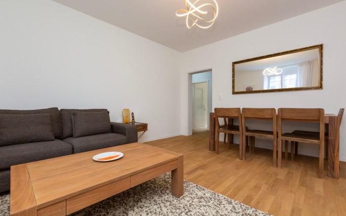 Apt 1B - In the heart of Zurich - Chic 2-BR Apt