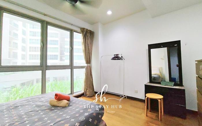 Private Room in Shared Apt | KLCC Sky Pool R2 A52