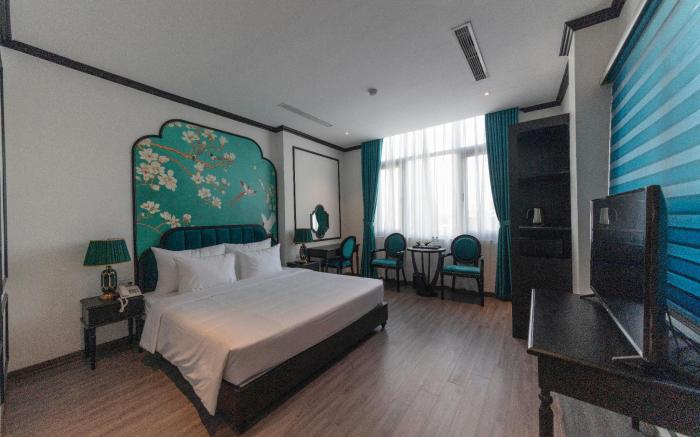 Azen Lakeside Hotel  & Travel
