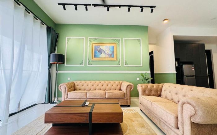 KingsBay Stylish By J AgapeHome