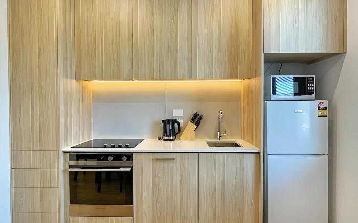 Two-Bed Townhouse with Courtyard & Parking 10/406