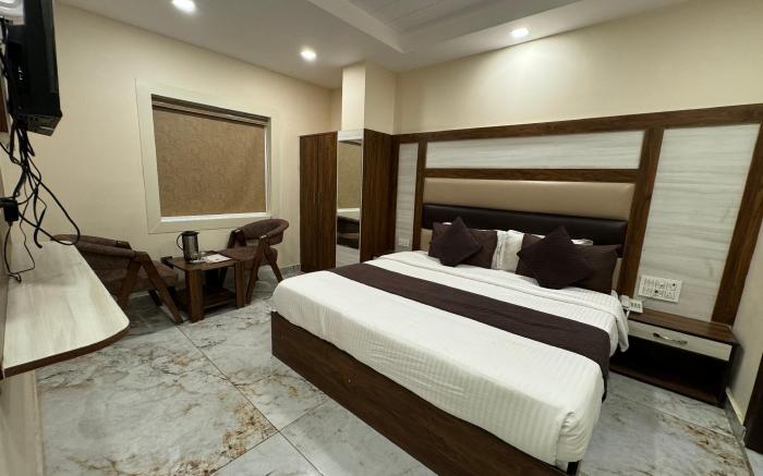 Hotel Dev Rishi By T And M Hotels