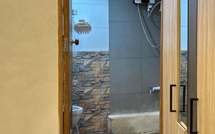 Chubby 5 Room 5 
Good location and big room