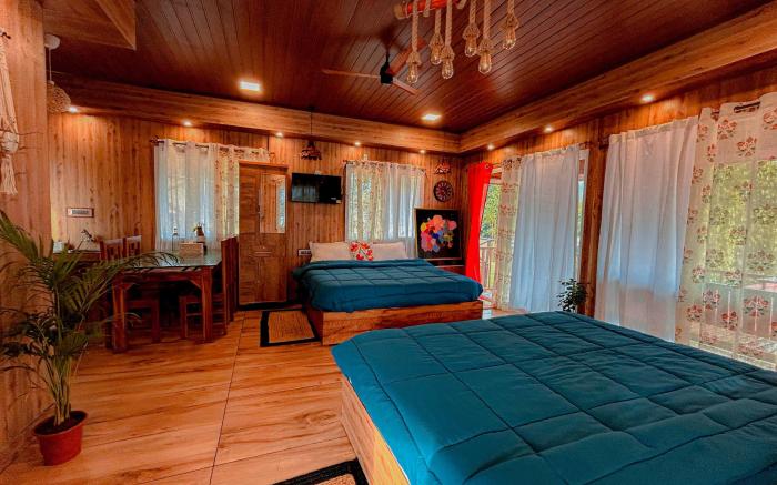 Wooden Villa at Kavav Kanthalloor 