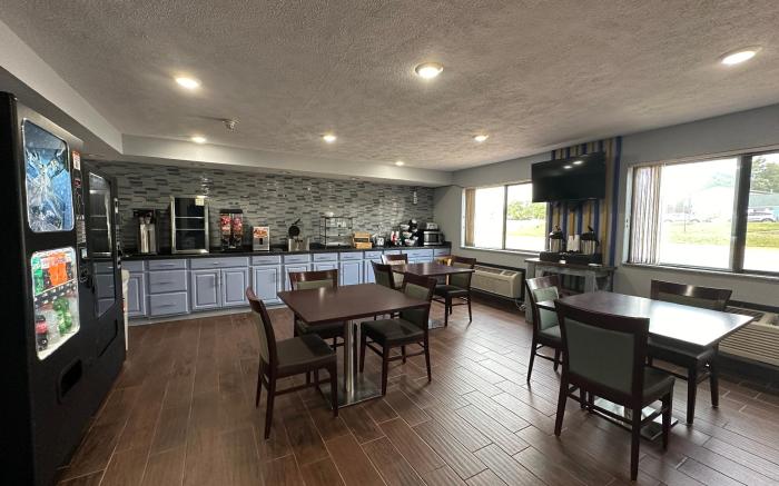 American Inn Cedar Rapids South