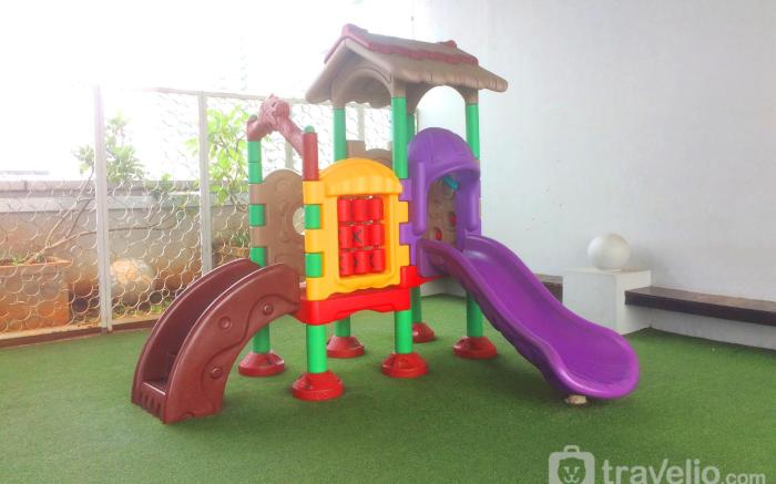Spacious 2BR Apartment at GP Plaza By Travelio