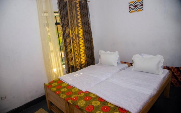 Tourist Guest house lakeRuhondo