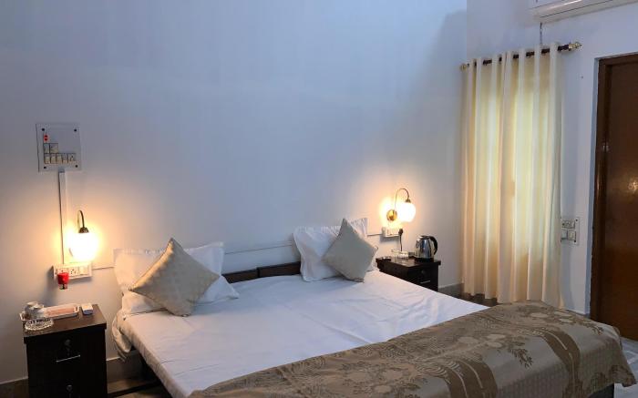 Indira home stay 