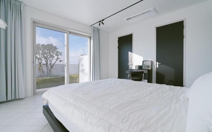 A neat and beautiful space with a studio concept