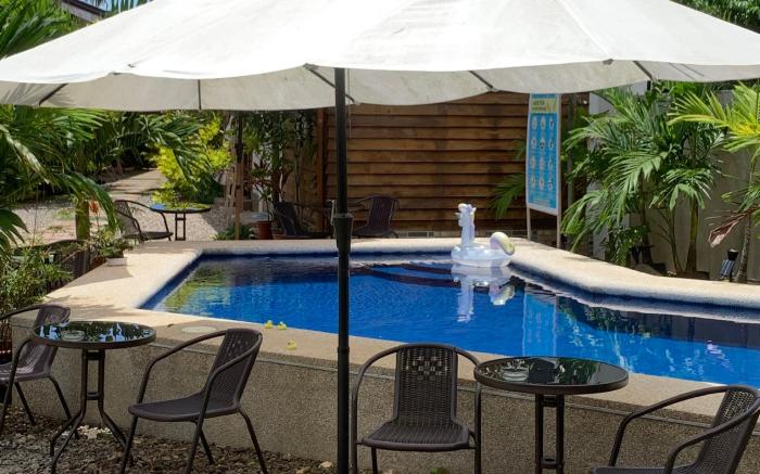 Eyy Hostel Panglao