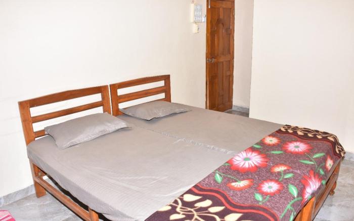 Hotel Dwarka Gauri
