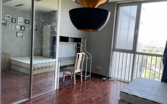 Ping‘s apartment 