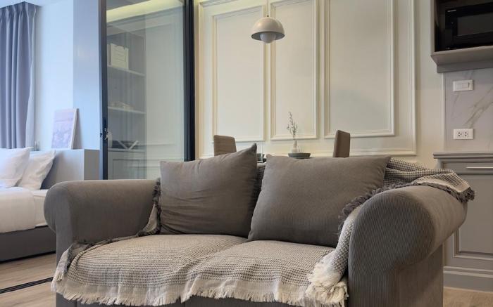 Warm and classic modern room