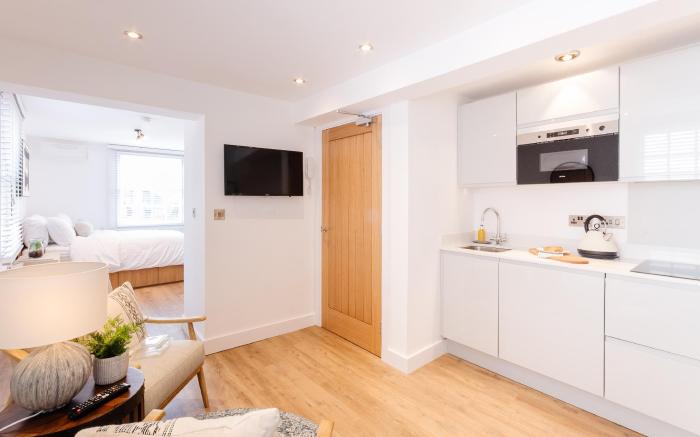 Snug Cuppin Street Apartment