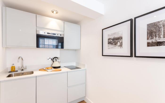 Snug Cuppin Street Apartment
