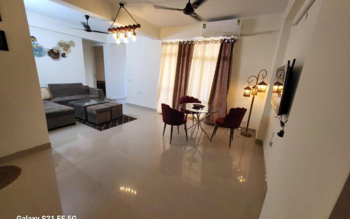 VacationBuddy Modern Party Apt|Get Together Space