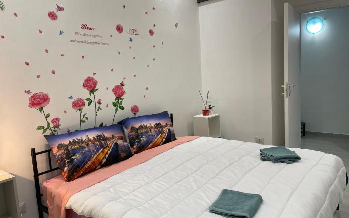 Charming bedrooms|Convenient parking space-P.Nuova