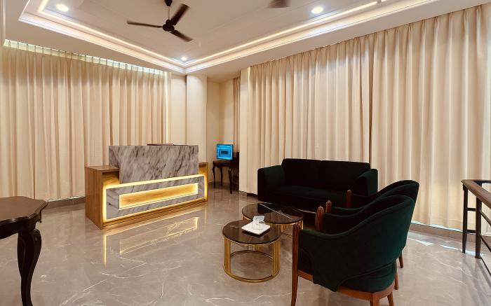 Hotel Yash Regency - Managed by JMD Group