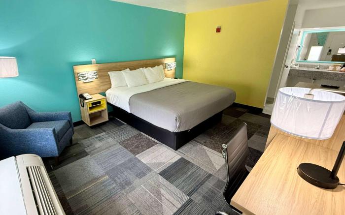 Days Inn by Wyndham Eglin AFB