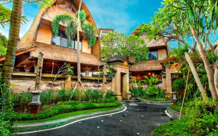 Puri Dewa Bharata Hotel